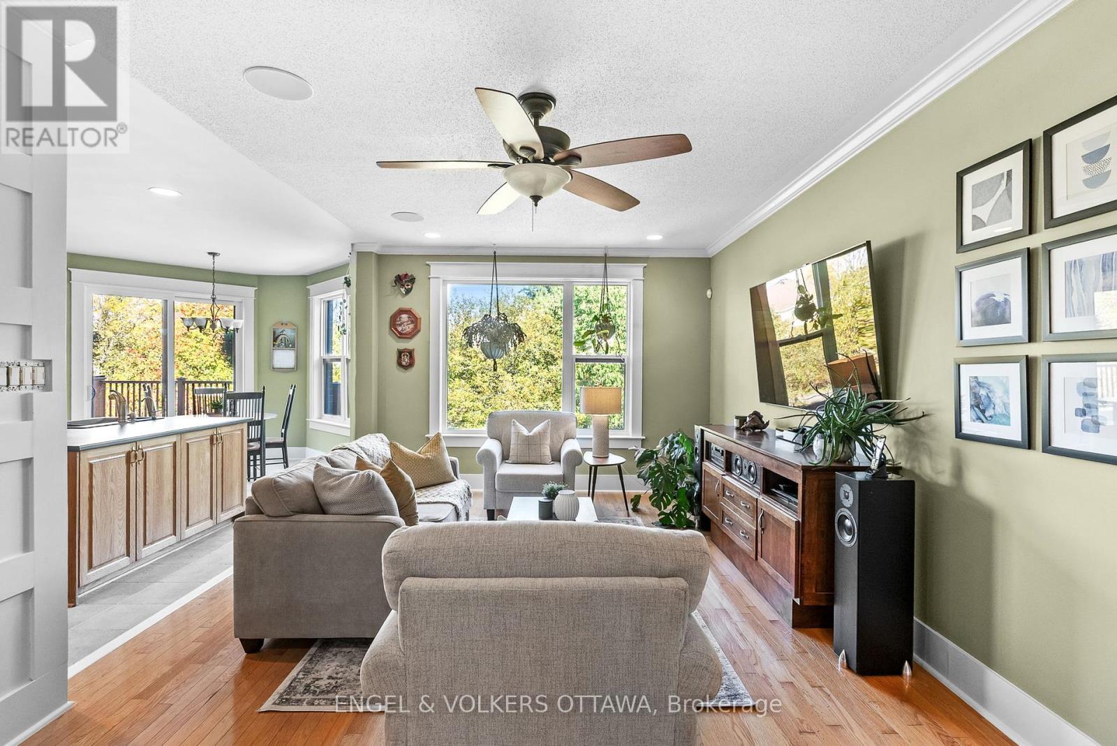 2139 Blue Willow Crescent