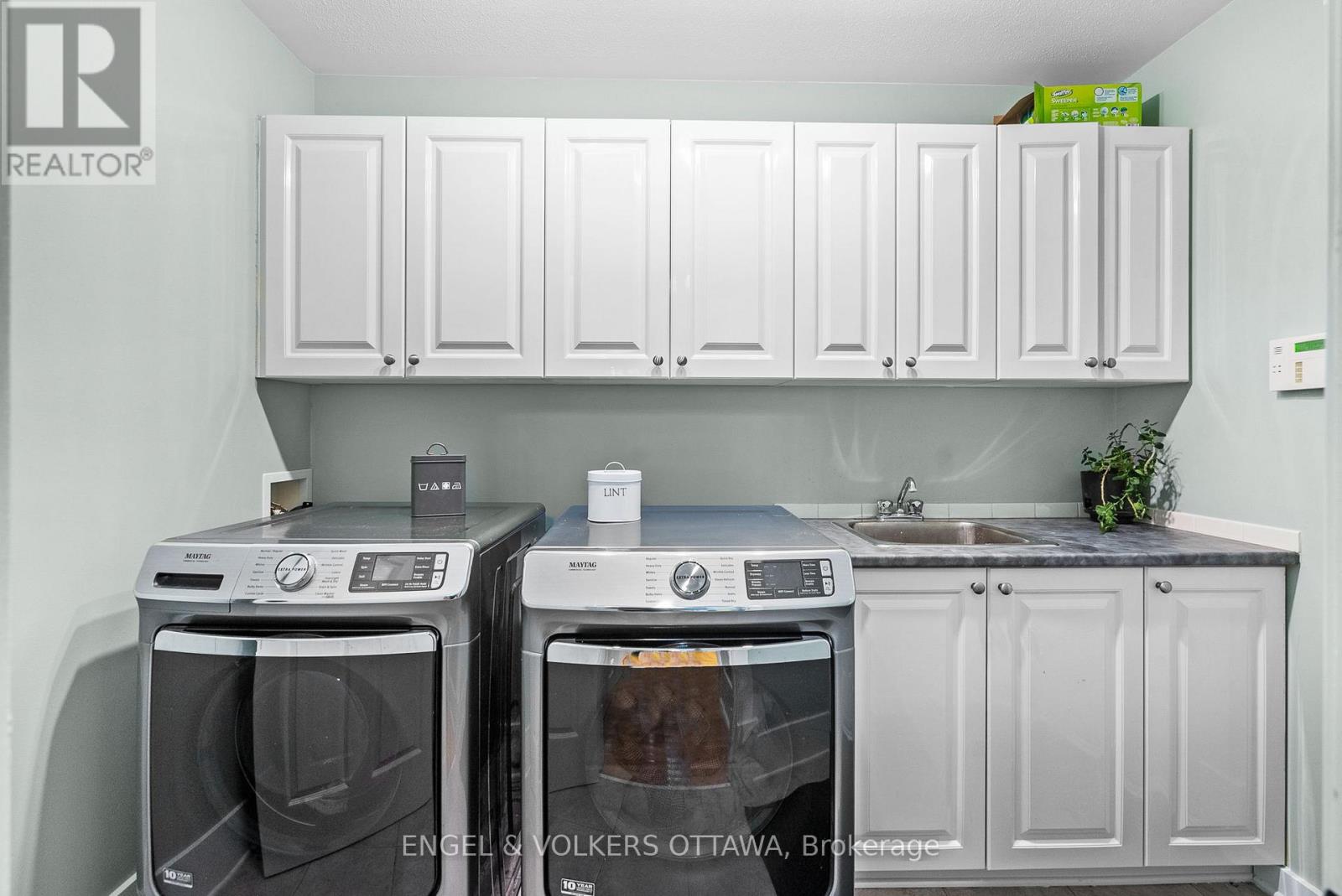 2139 Blue Willow Crescent