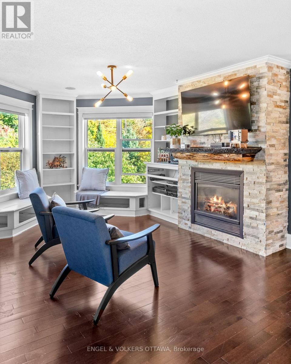 2139 Blue Willow Crescent
