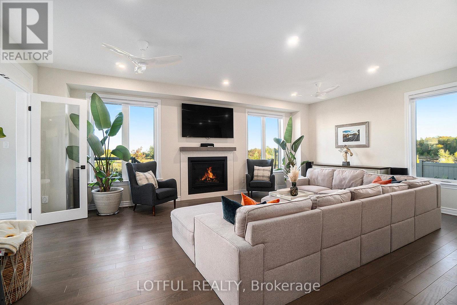 71 Aridus Crescent