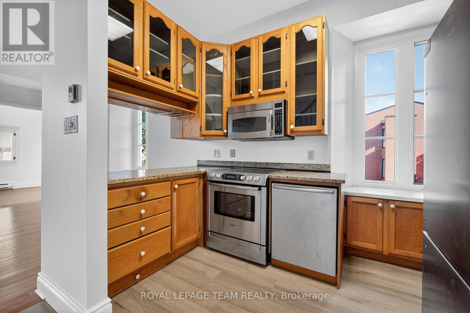 6 - 635 Richmond Road