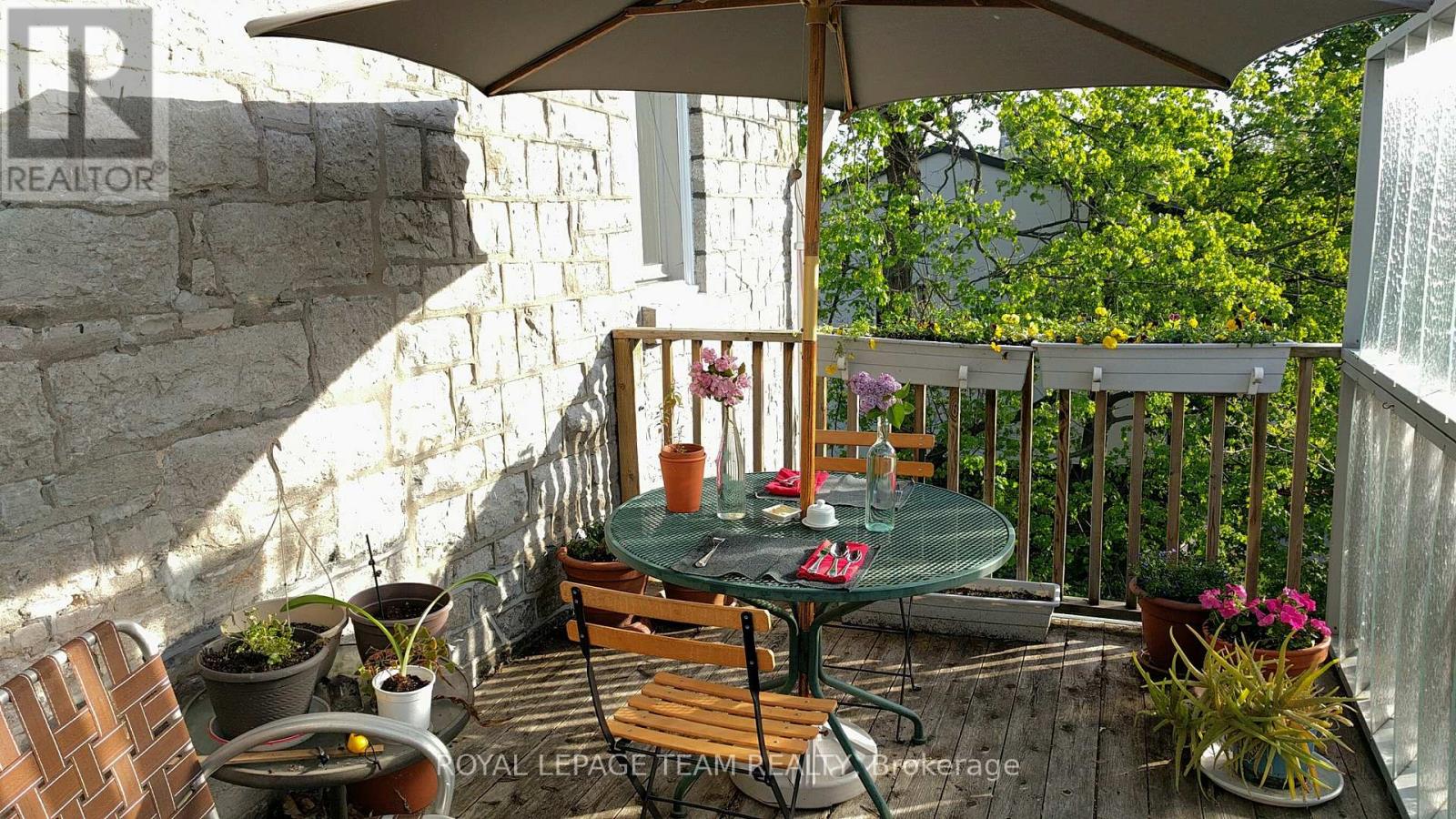 6 - 635 Richmond Road