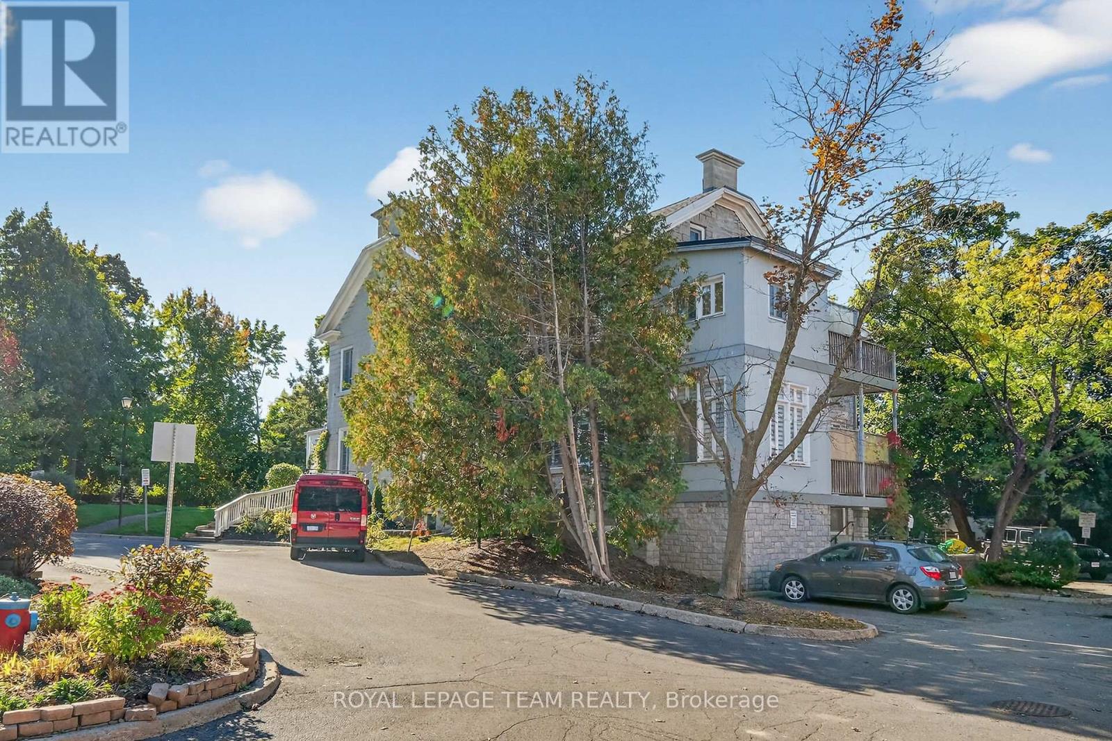 6 - 635 Richmond Road