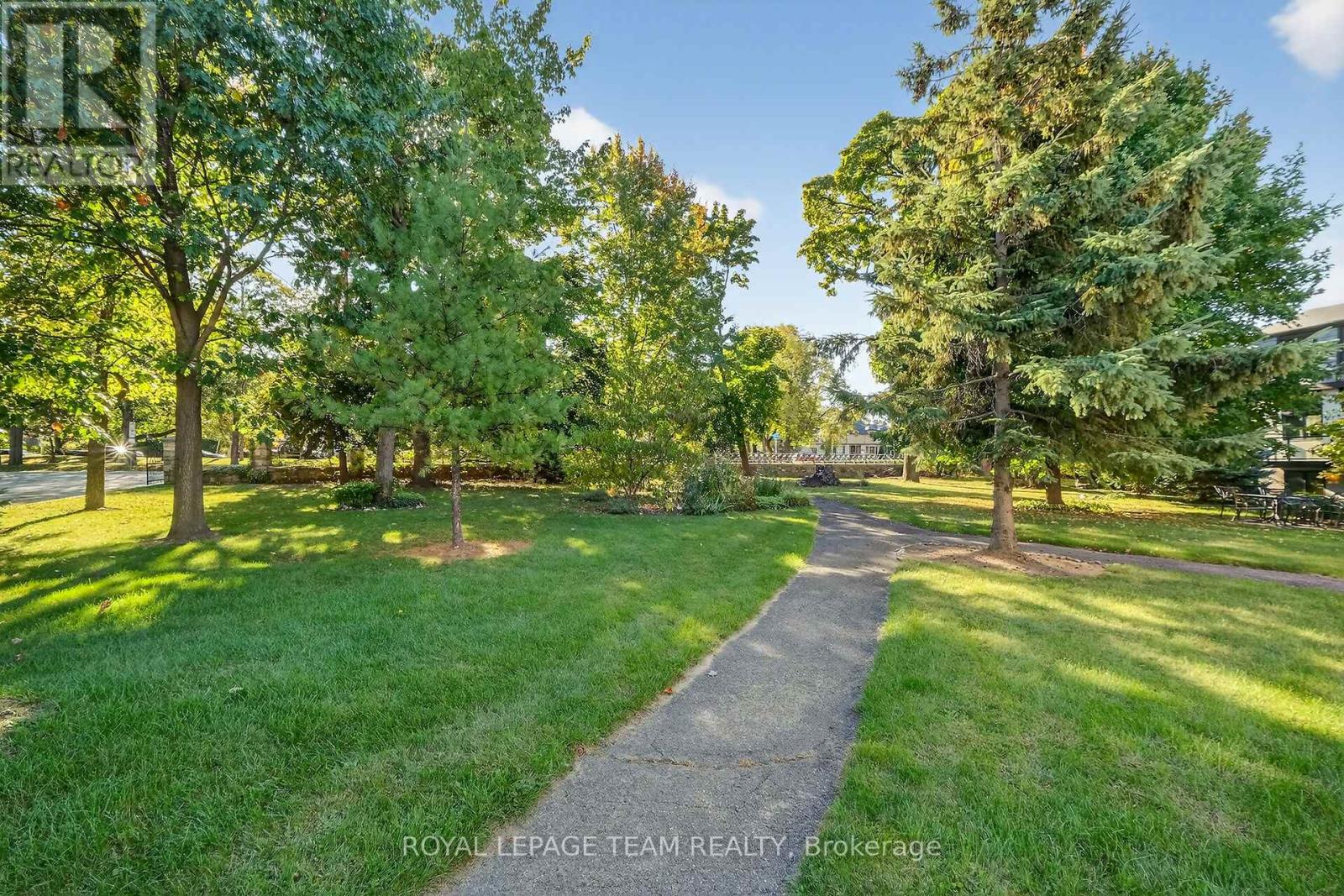 6 - 635 Richmond Road