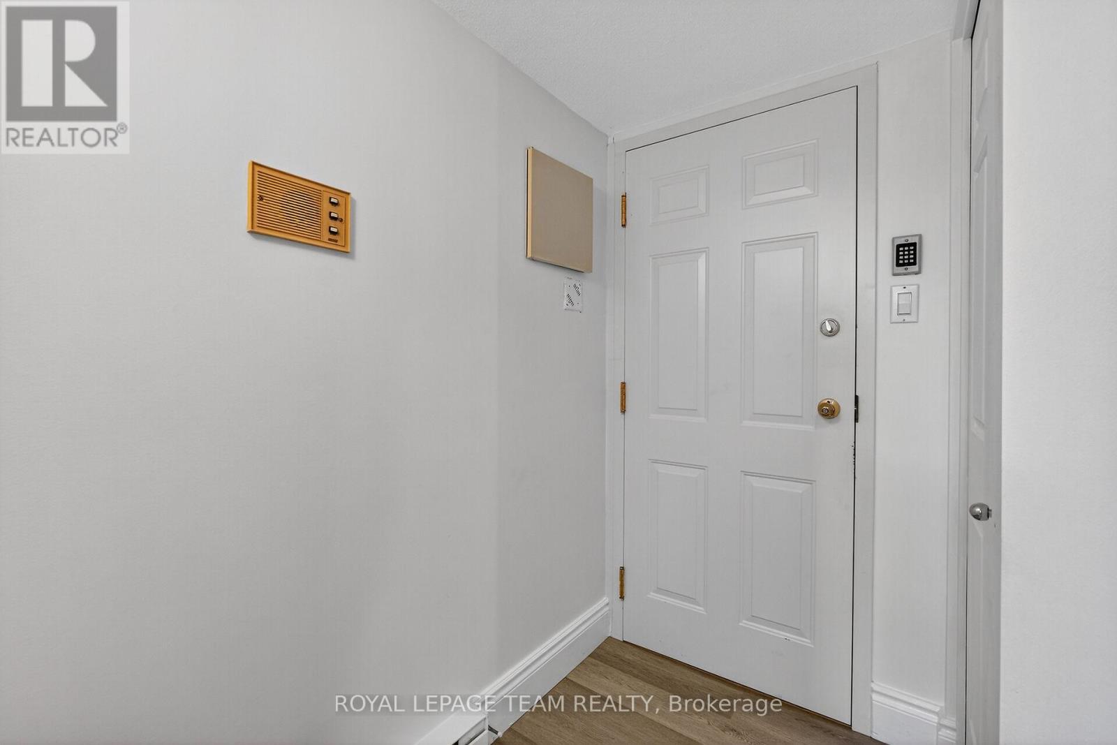 6 - 635 Richmond Road