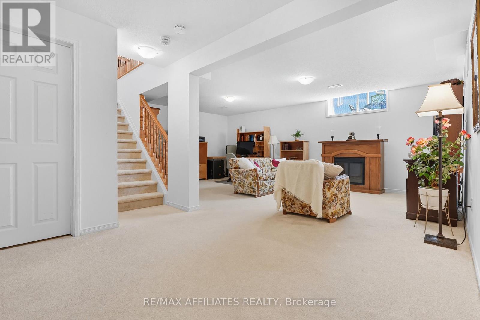 313 Bobolink Ridge N