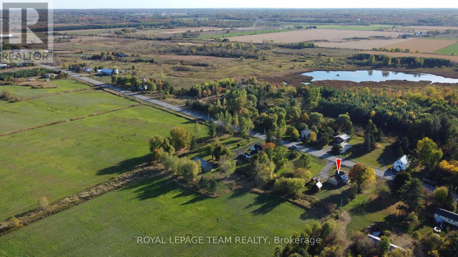 2692 Dunrobin Road