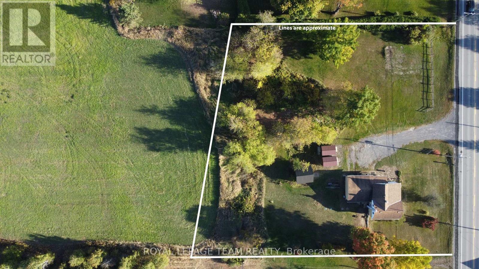 2692 Dunrobin Road
