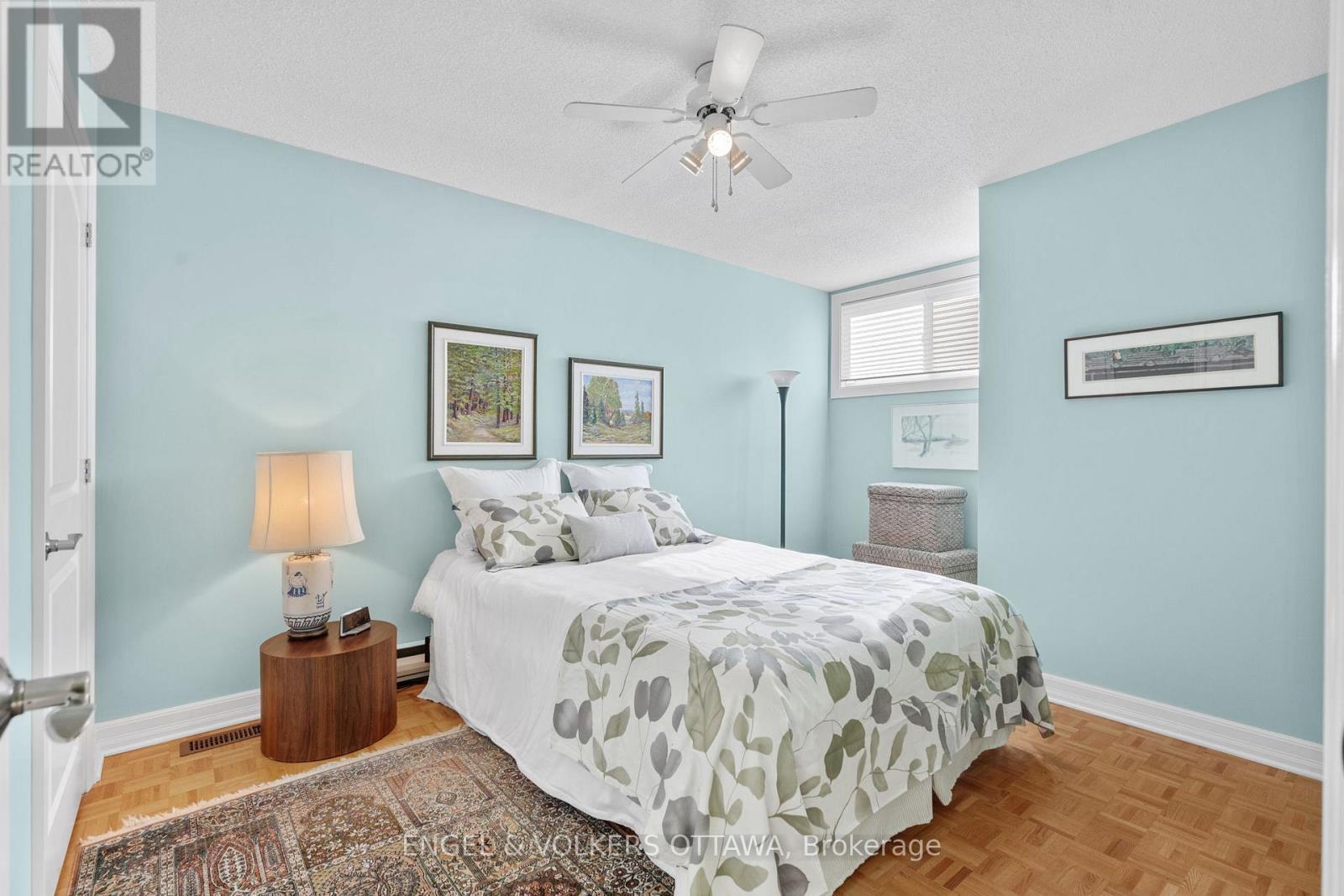 4 - 74 Somerset Street W