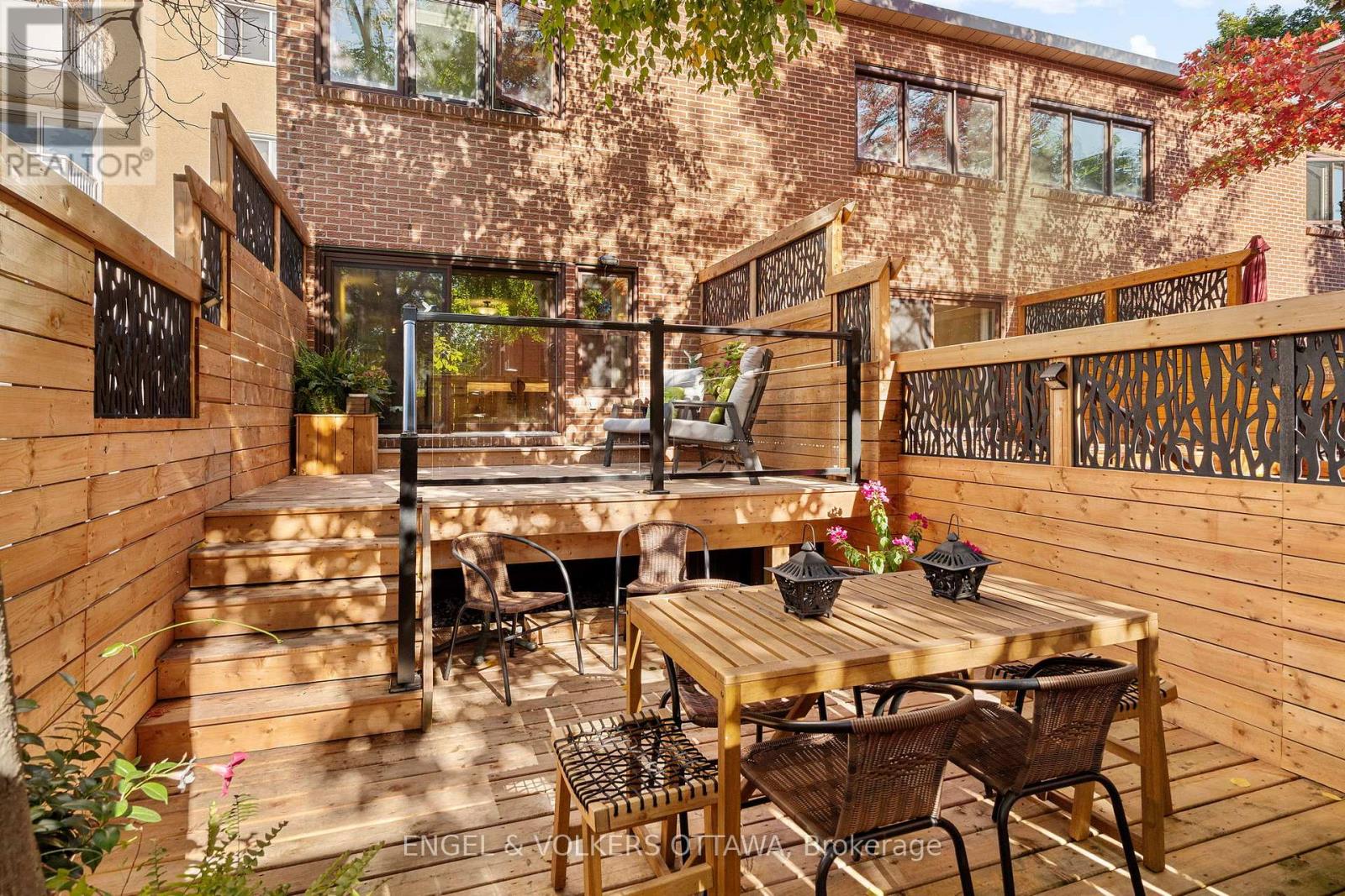 4 - 74 Somerset Street W