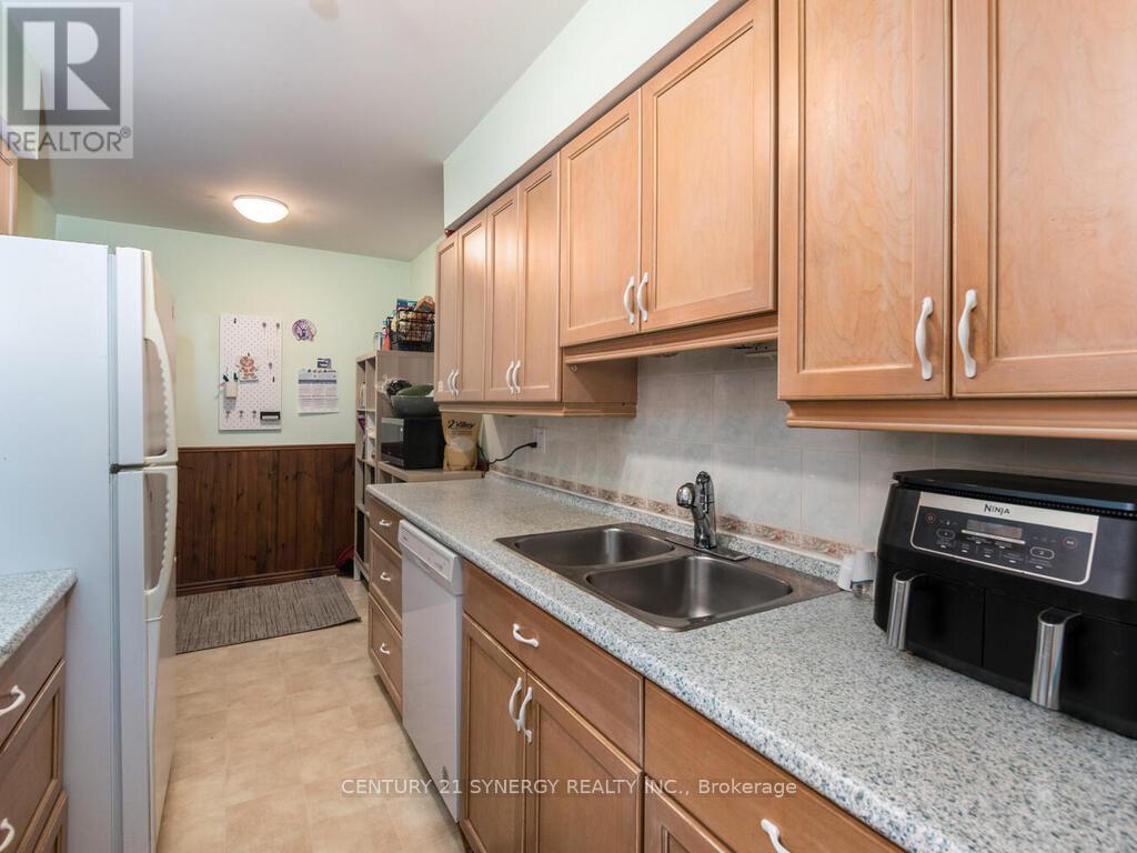 7 - 94 Bujold Court