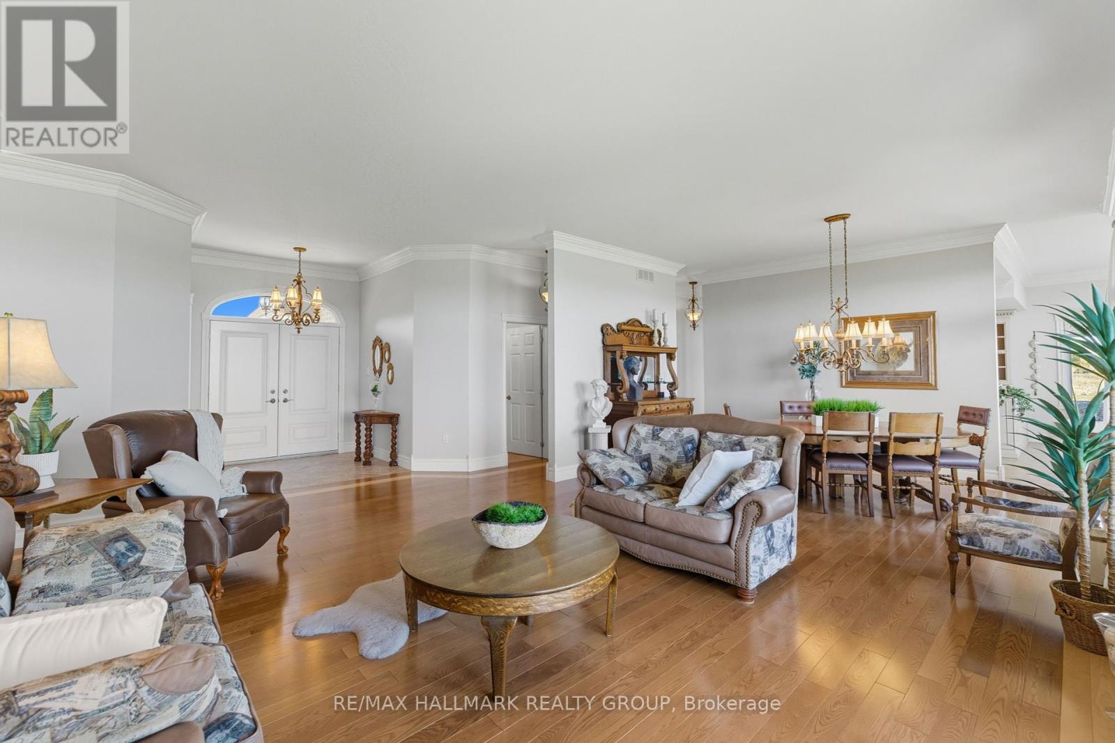 3285 Front Road S