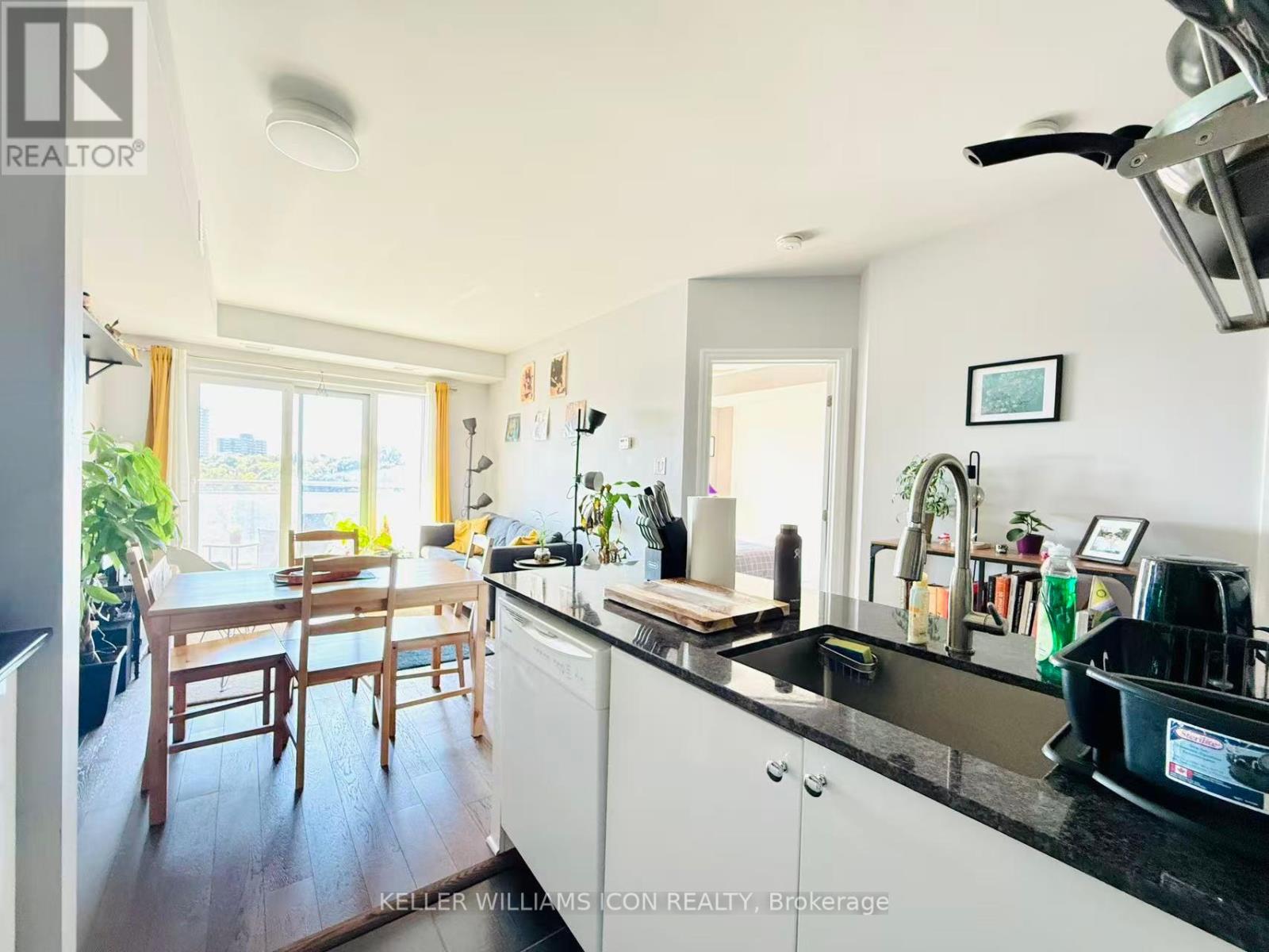 801 - 90 Landry Street