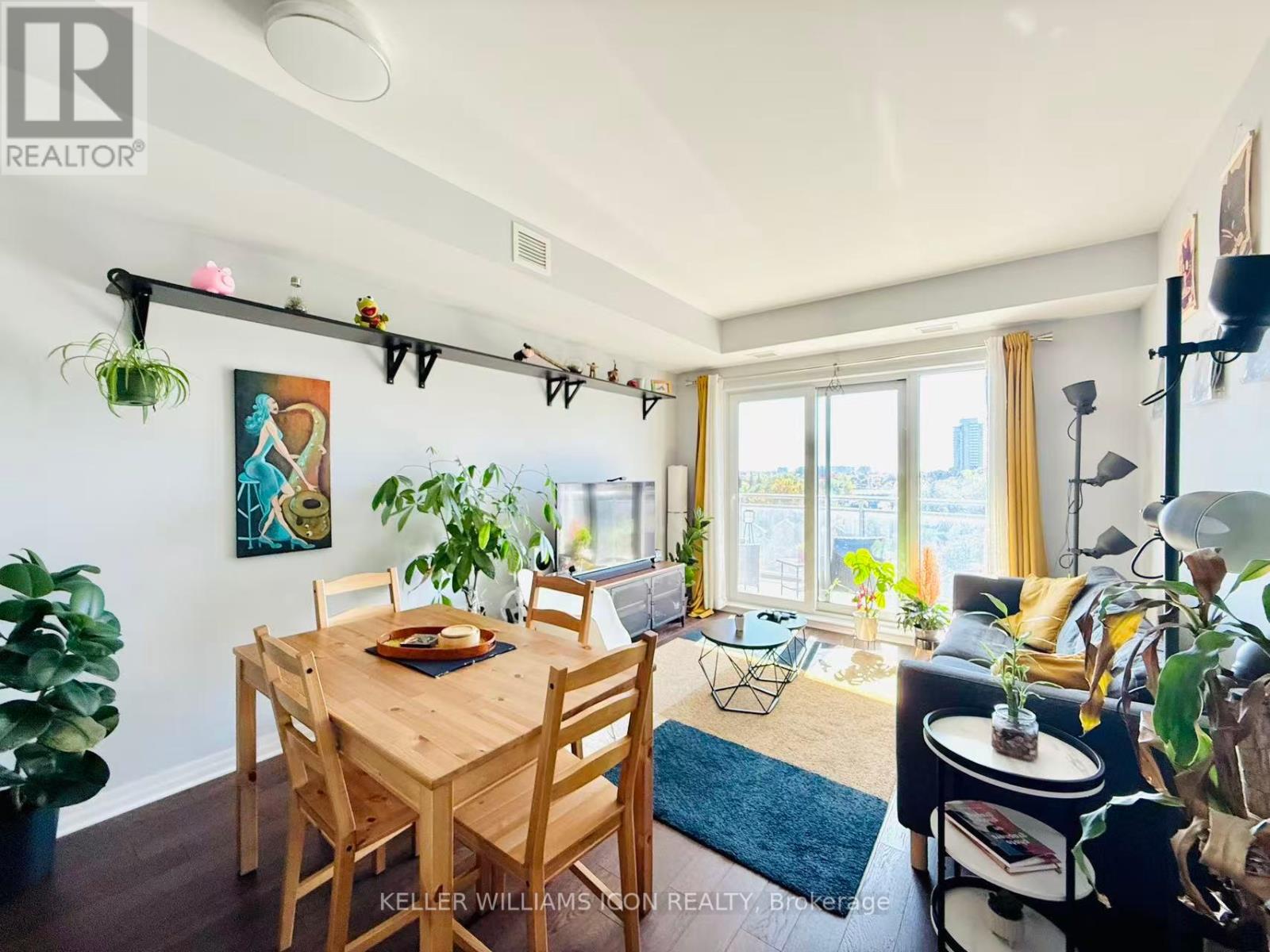 801 - 90 Landry Street