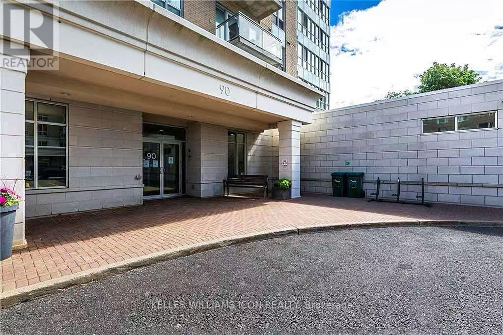 801 - 90 Landry Street