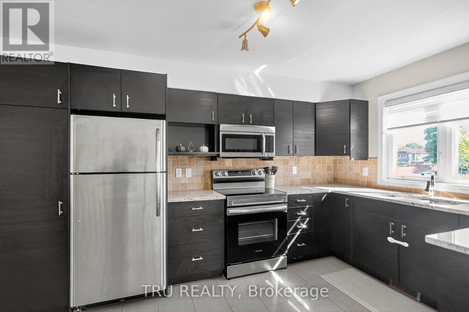 2642 Palings Private