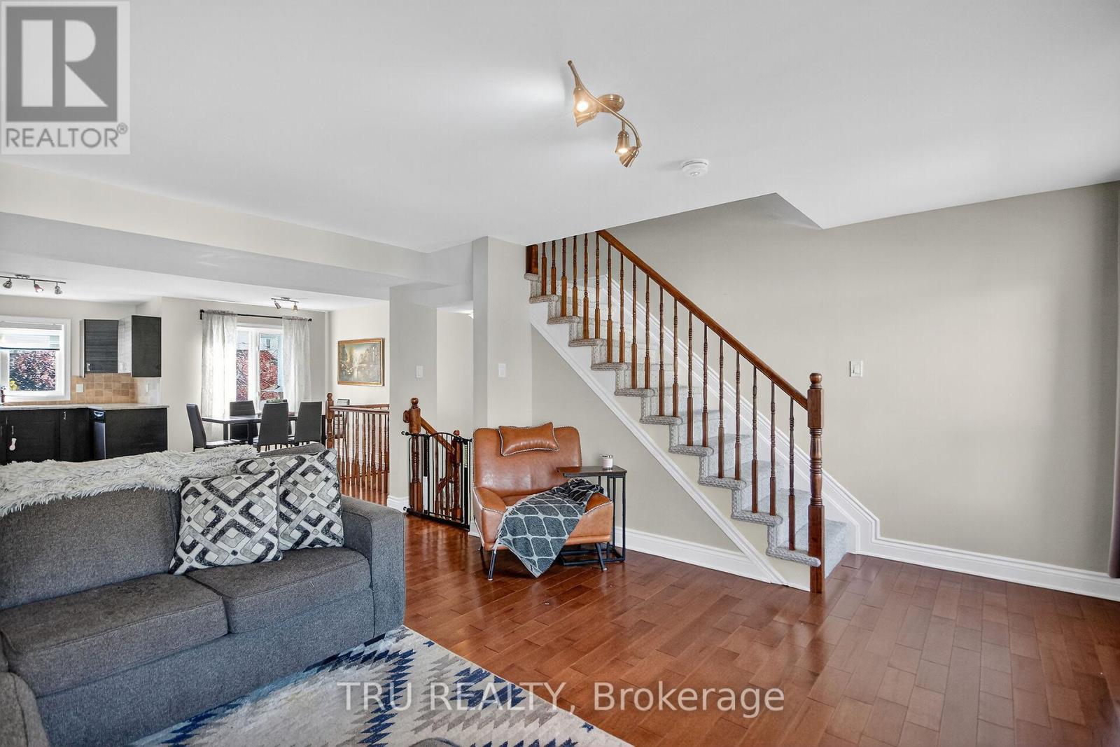 2642 Palings Private