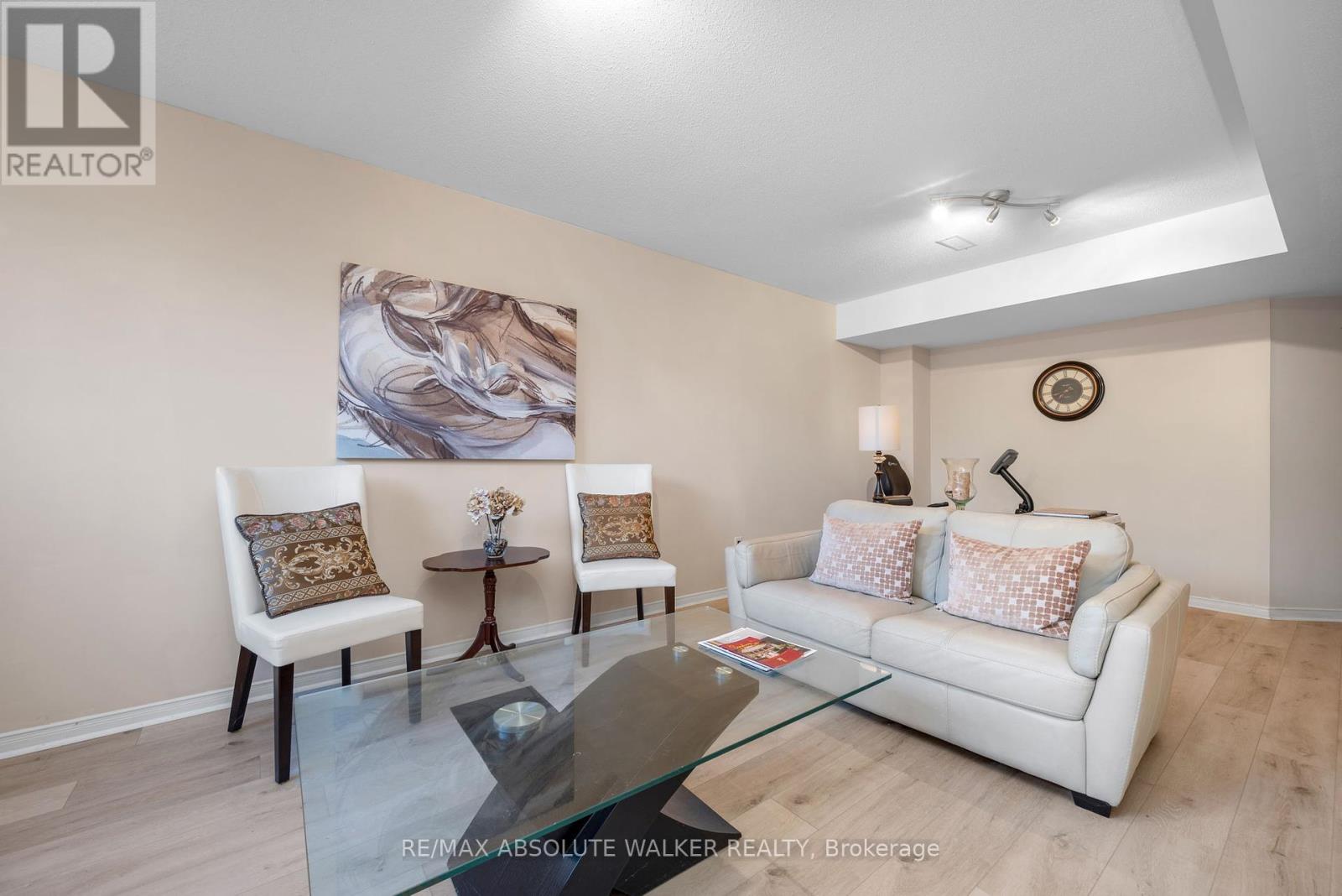 607 Aquaview Drive