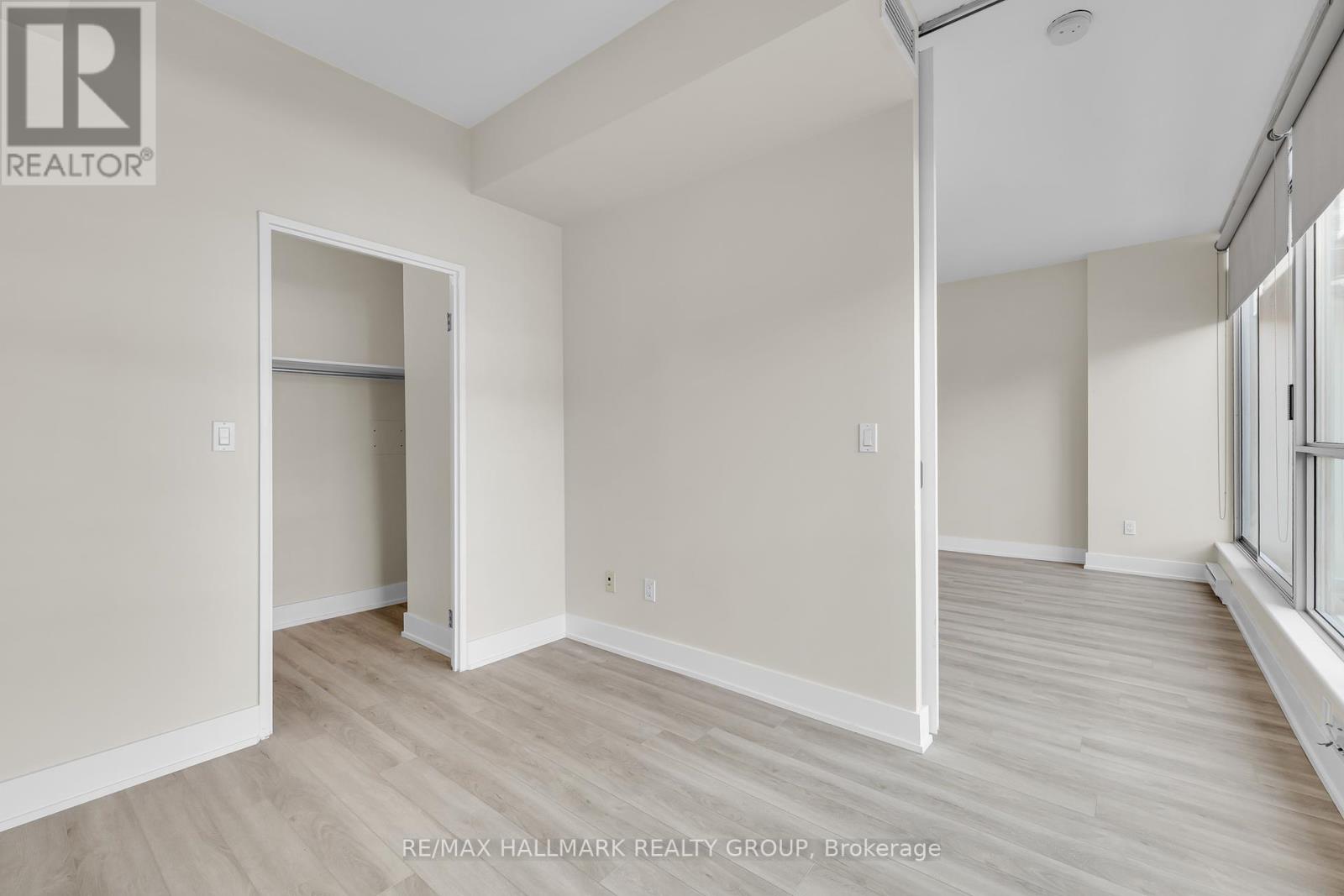 210 - 180 York Street