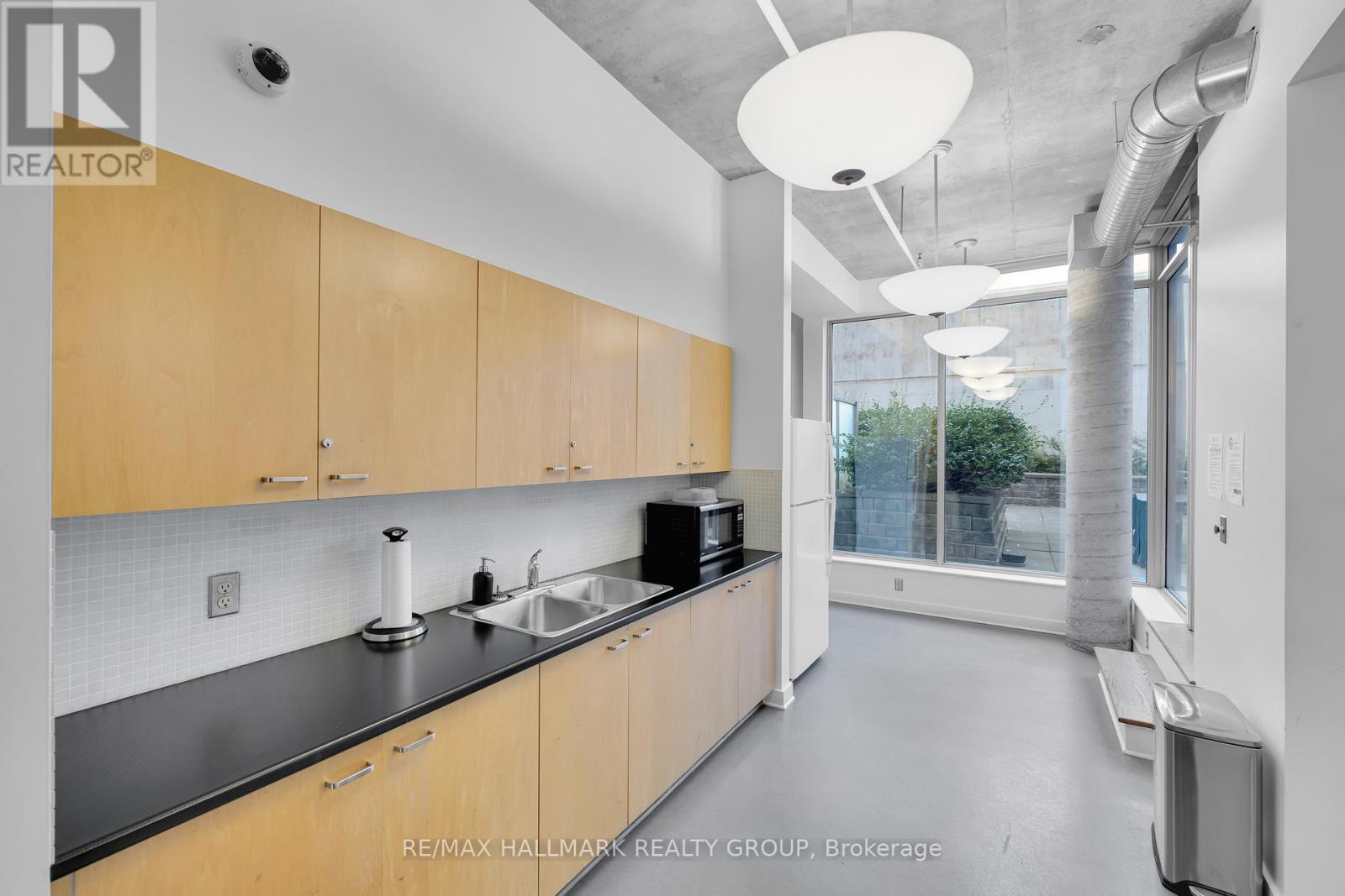 210 - 180 York Street
