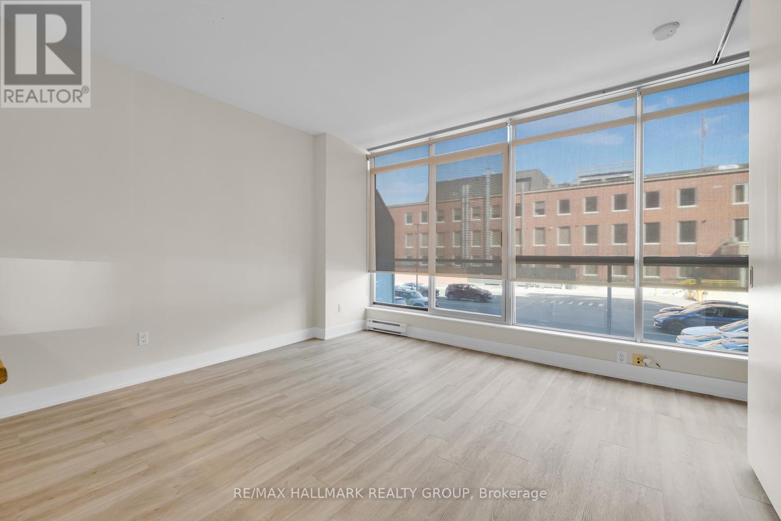 210 - 180 York Street