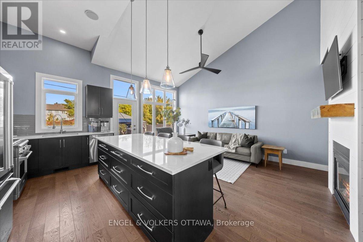 1003 Markwick Crescent