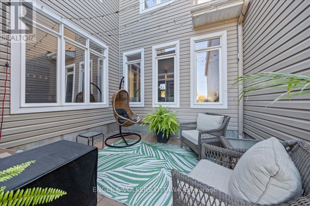 1003 Markwick Crescent