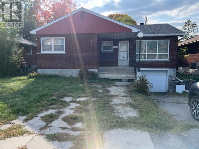 1274 Woodroffe Avenue