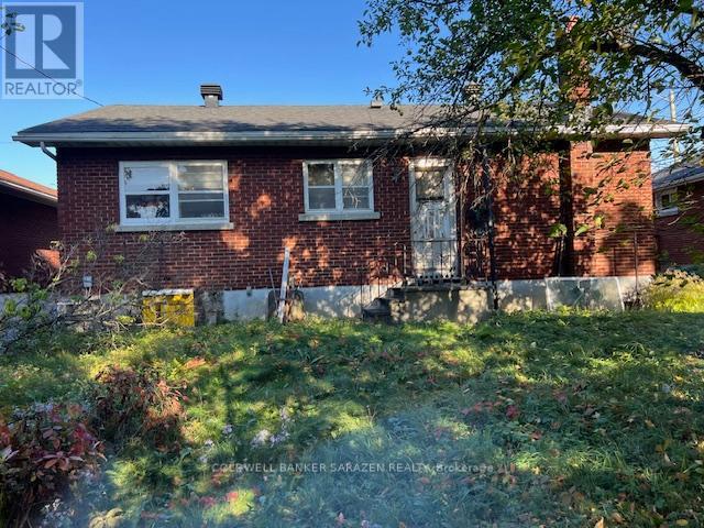 1274 Woodroffe Avenue