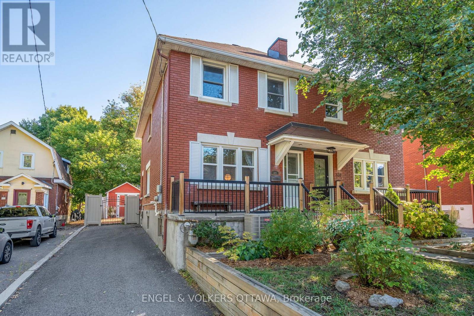 329 Hamilton Avenue S