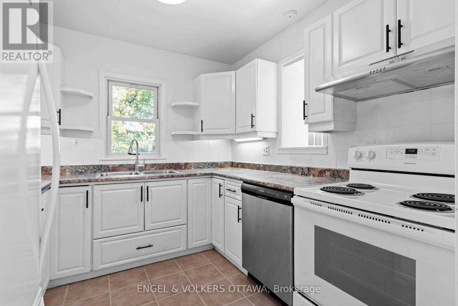 329 Hamilton Avenue S