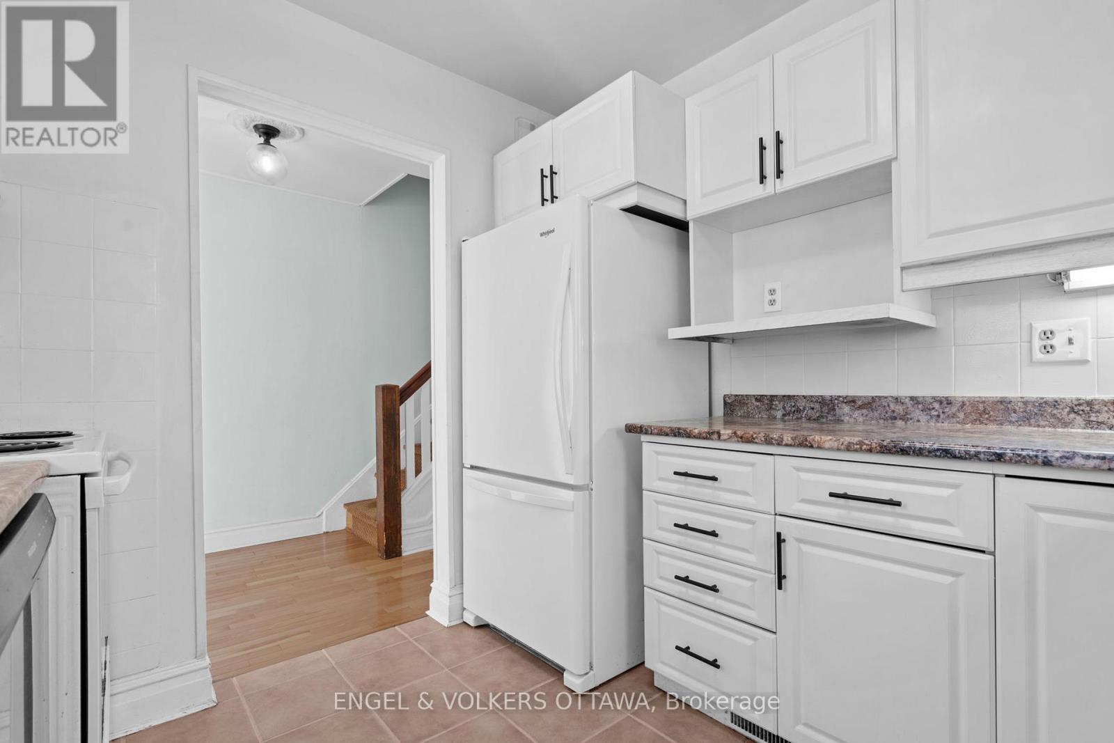 329 Hamilton Avenue S