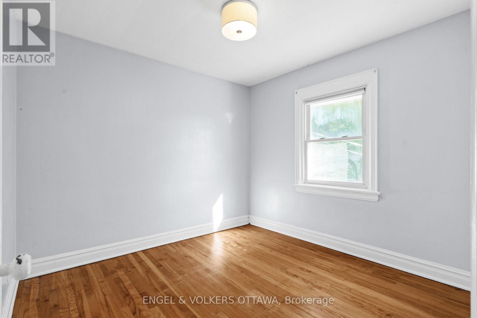 329 Hamilton Avenue S