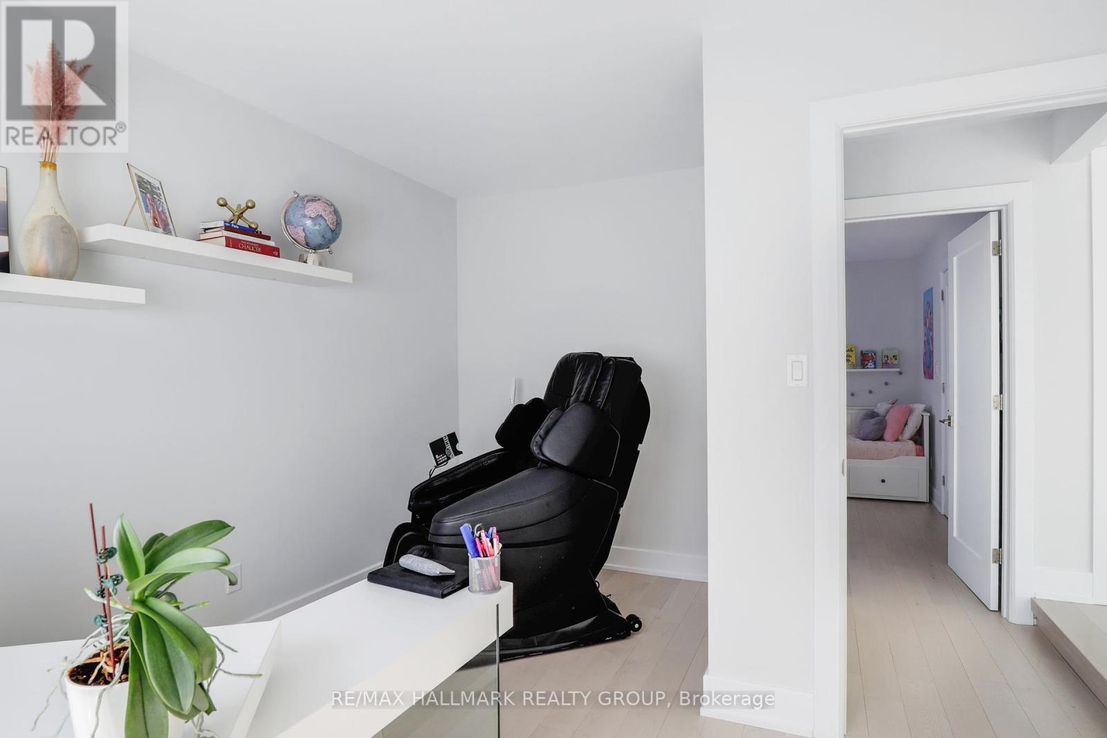 668 Mansfield Avenue