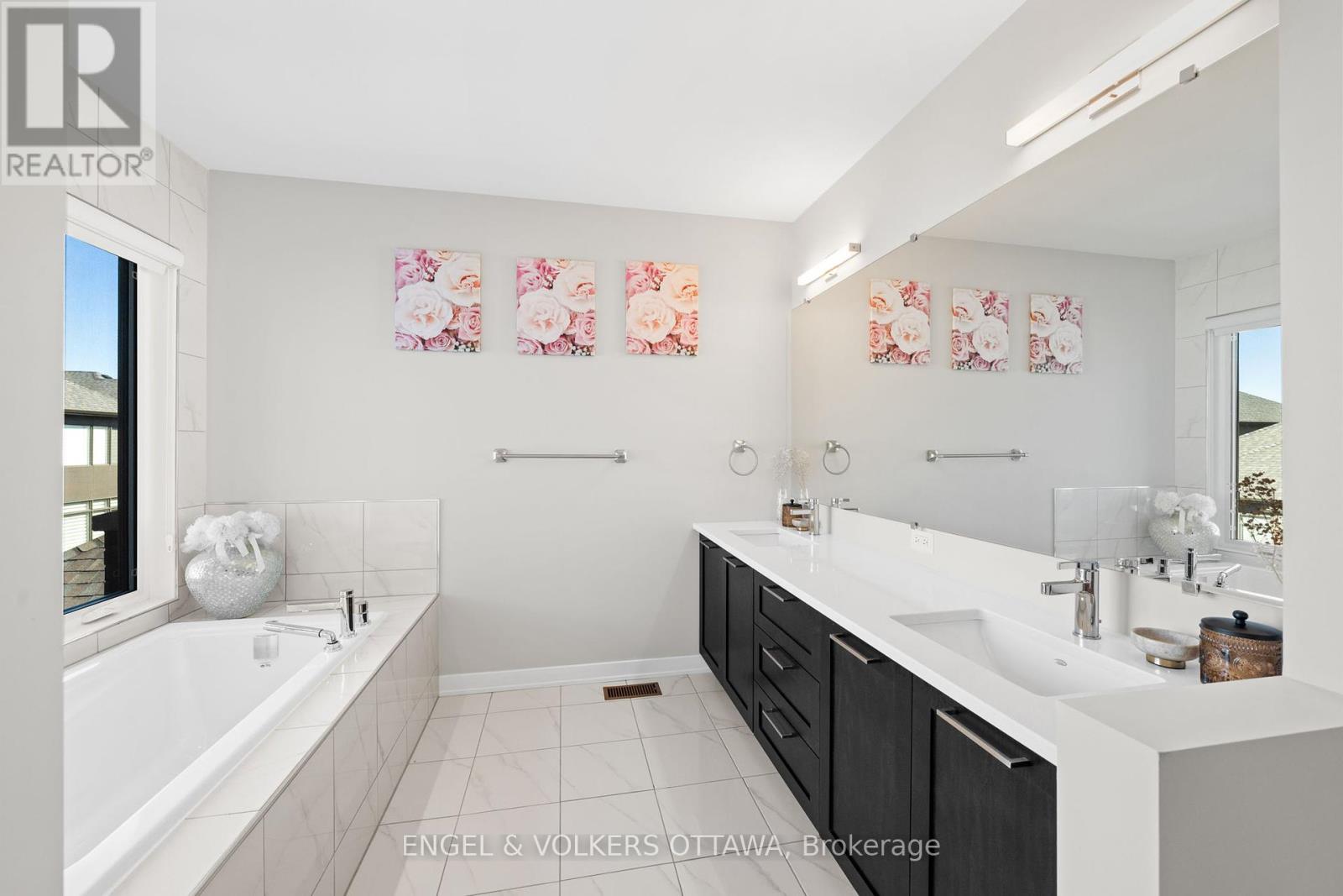 933 Islington Way