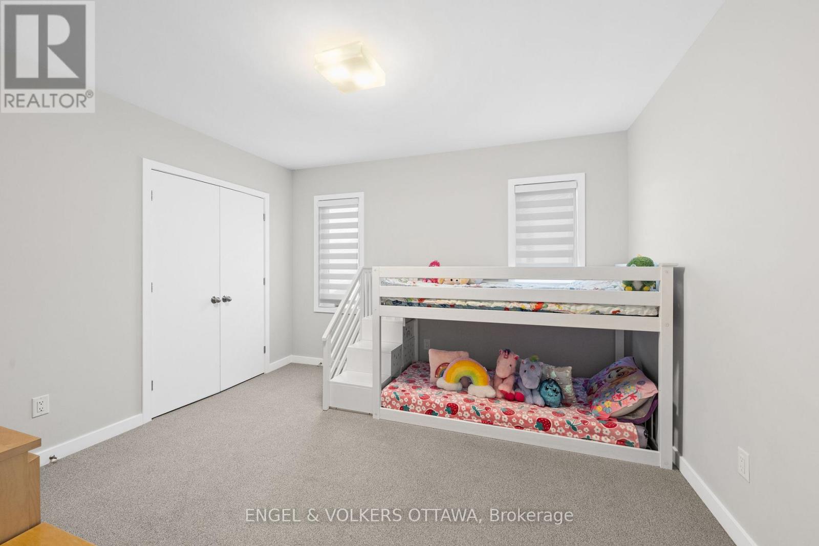 933 Islington Way