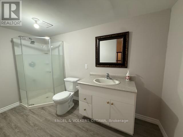 933 Islington Way