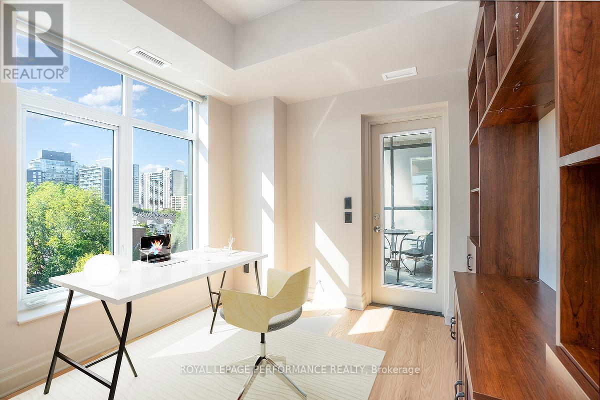 703 - 245 Kent Street