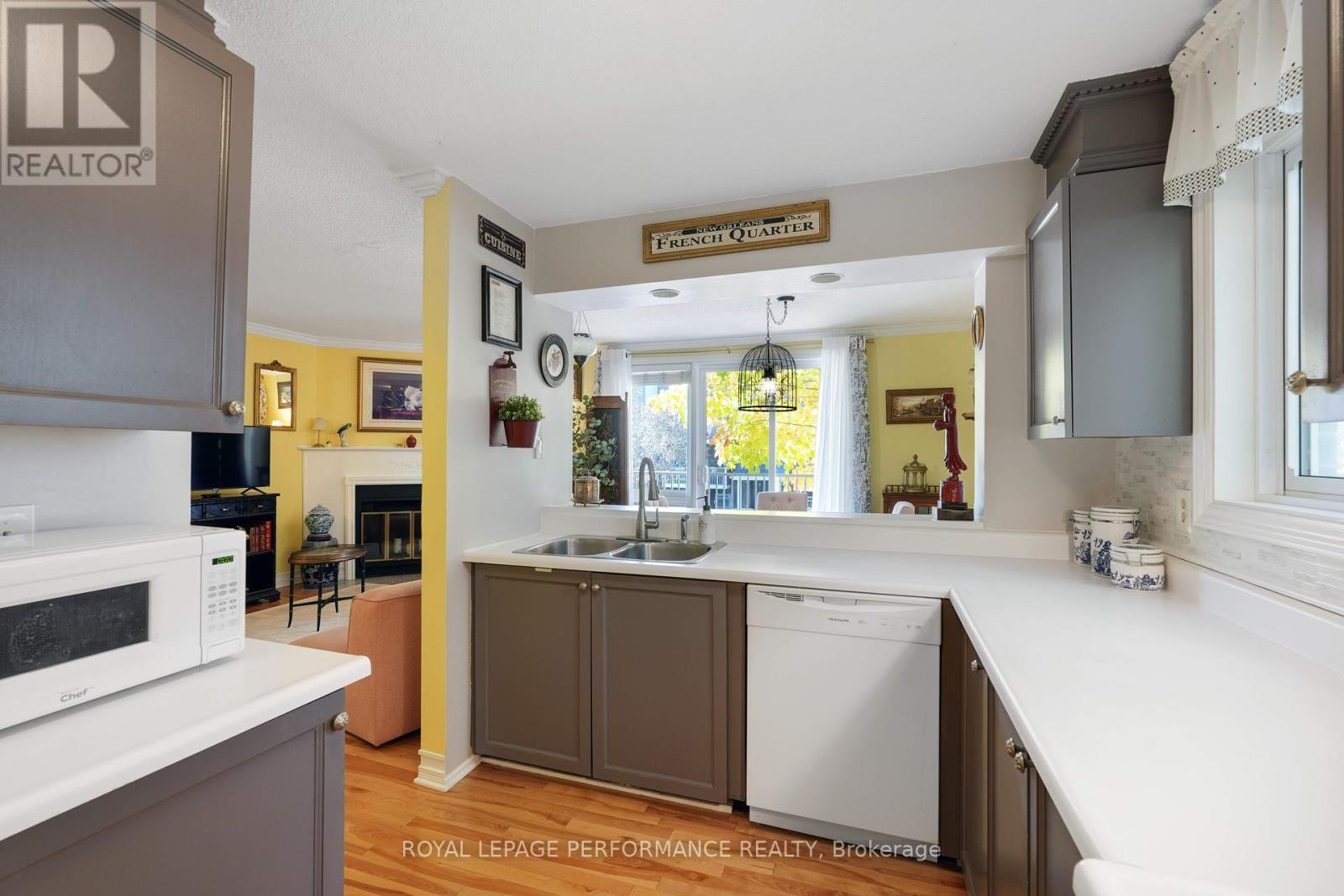 402 - 1589 St Bernard Street