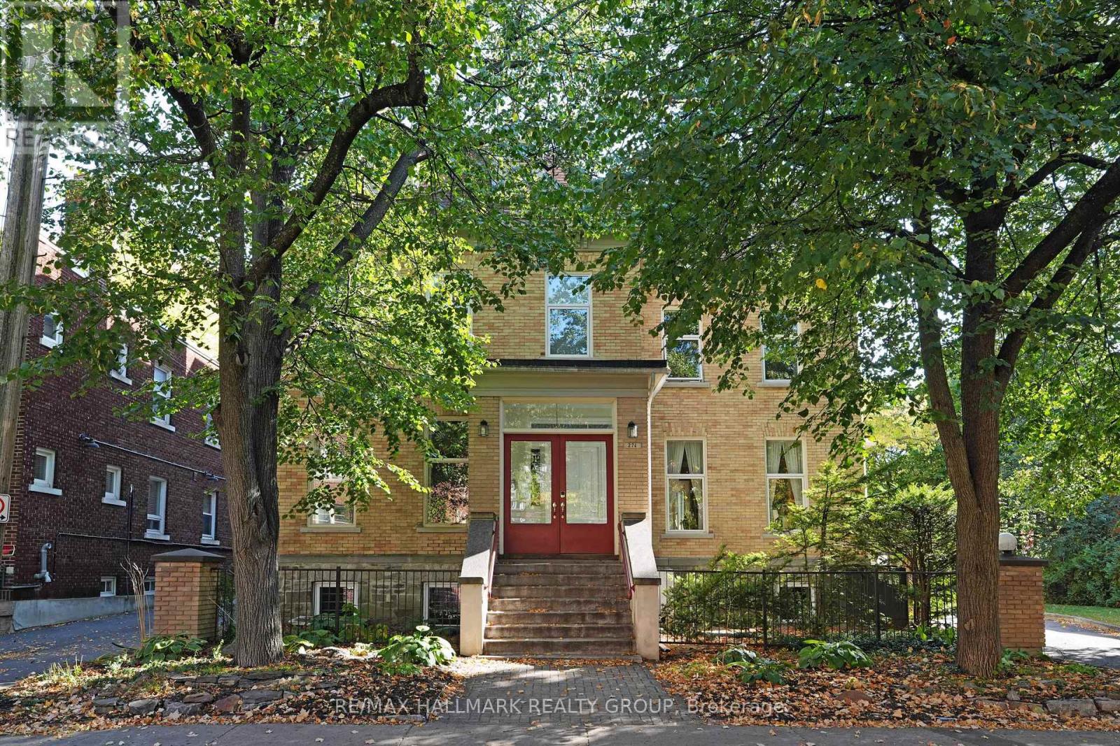 5 - 274 Daly Avenue