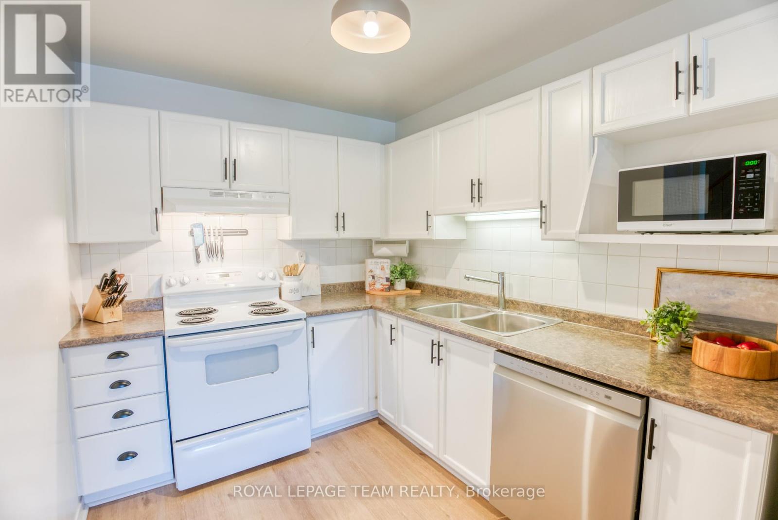 3 Springtree Place