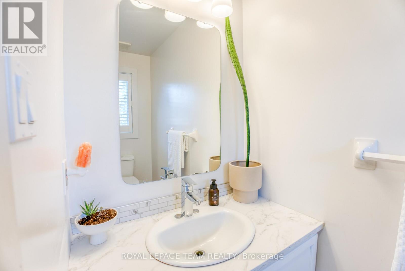 3 Springtree Place