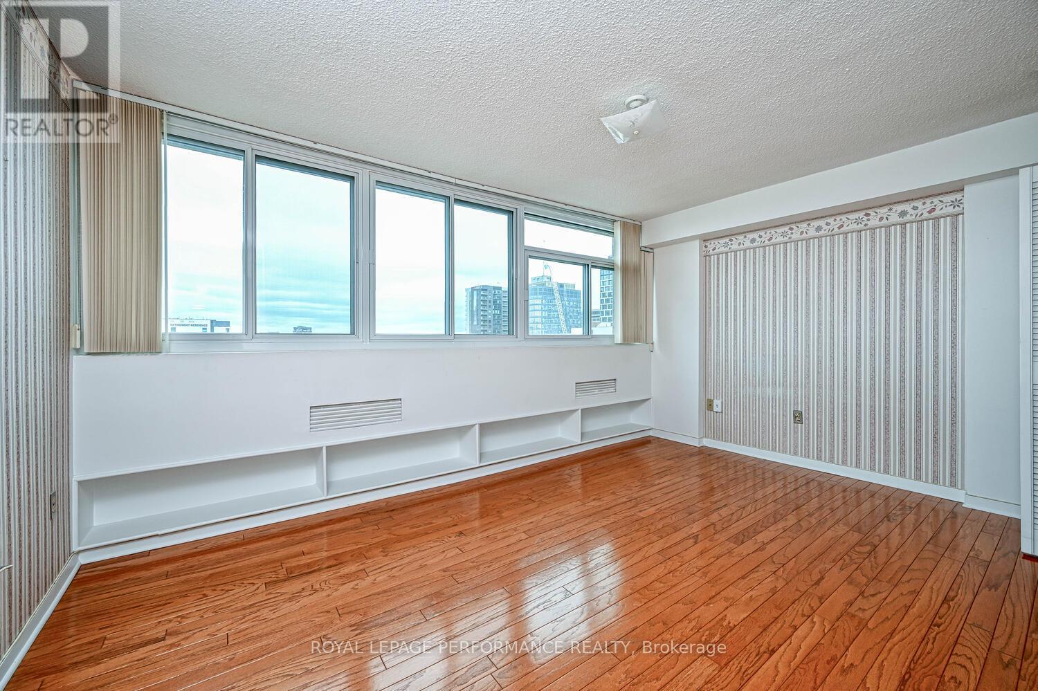 2103 - 500 Laurier Avenue W