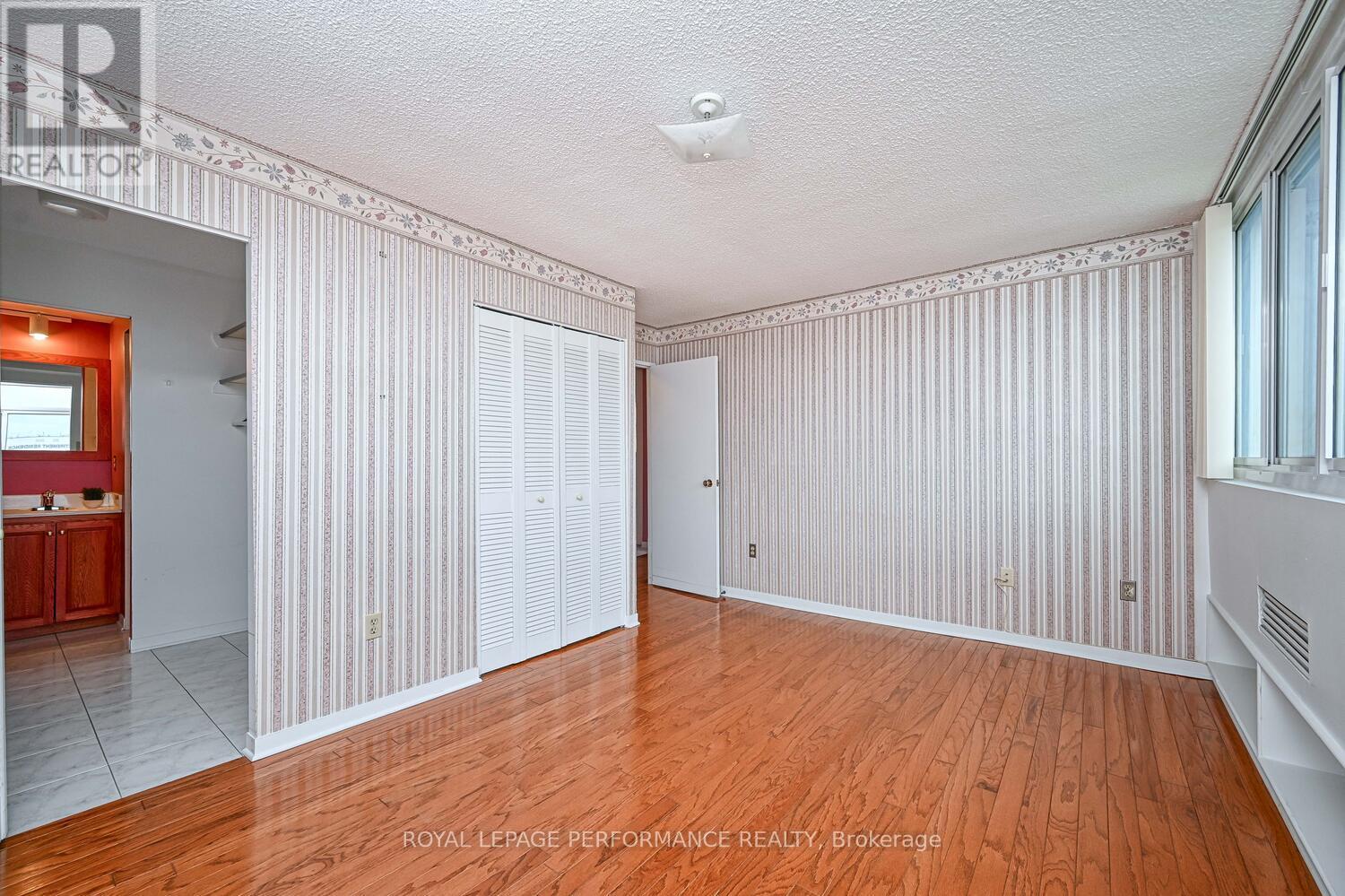 2103 - 500 Laurier Avenue W