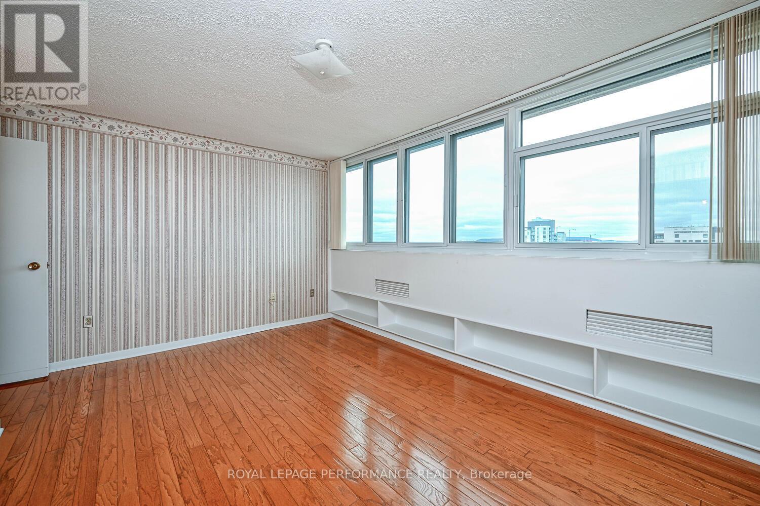 2103 - 500 Laurier Avenue W