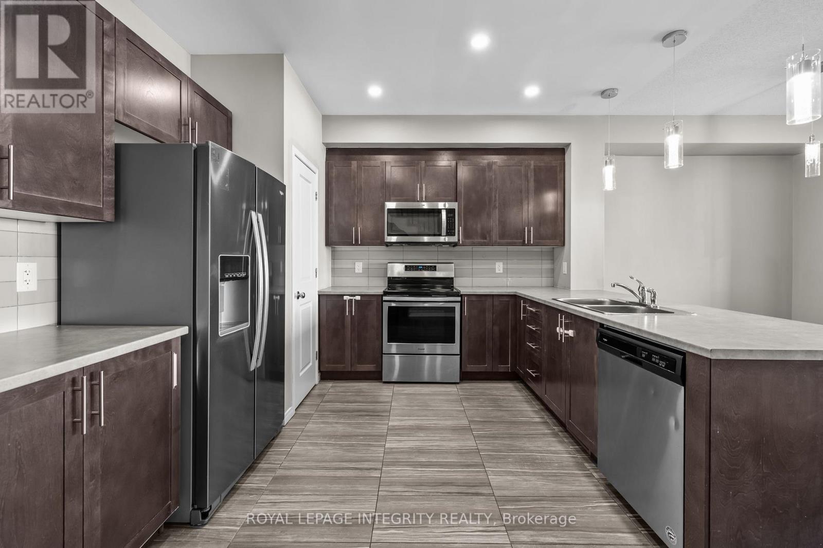 14 Hackney Private