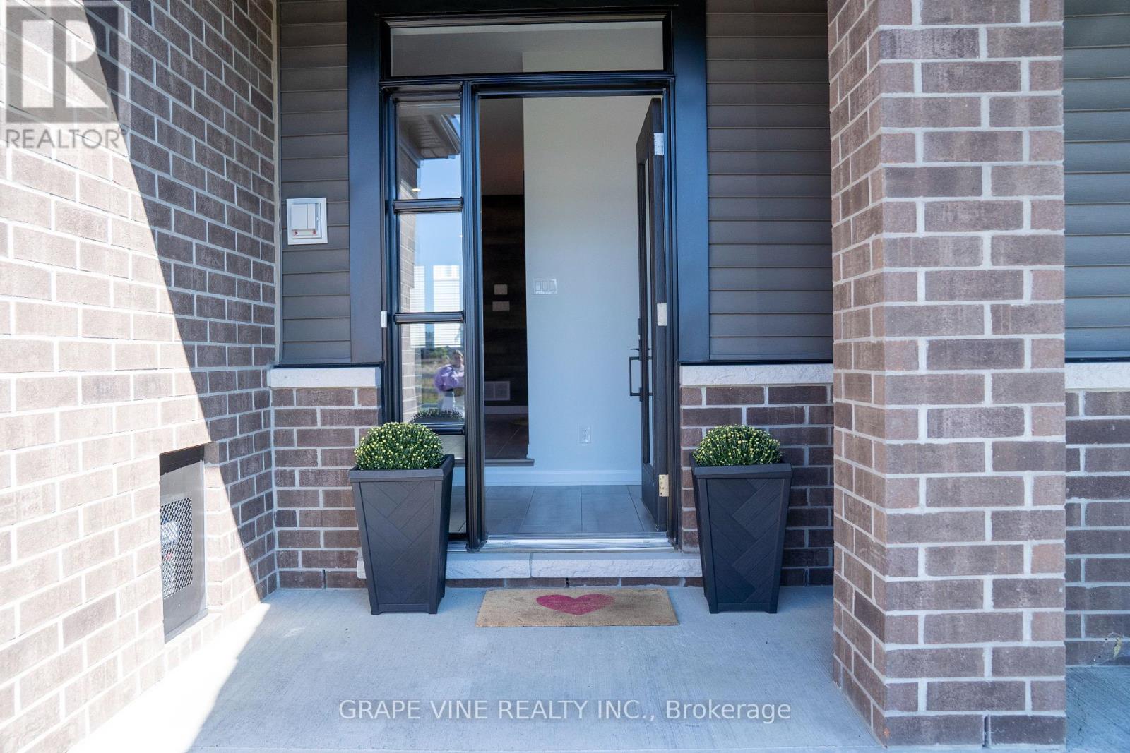 2057 Caltra Crescent