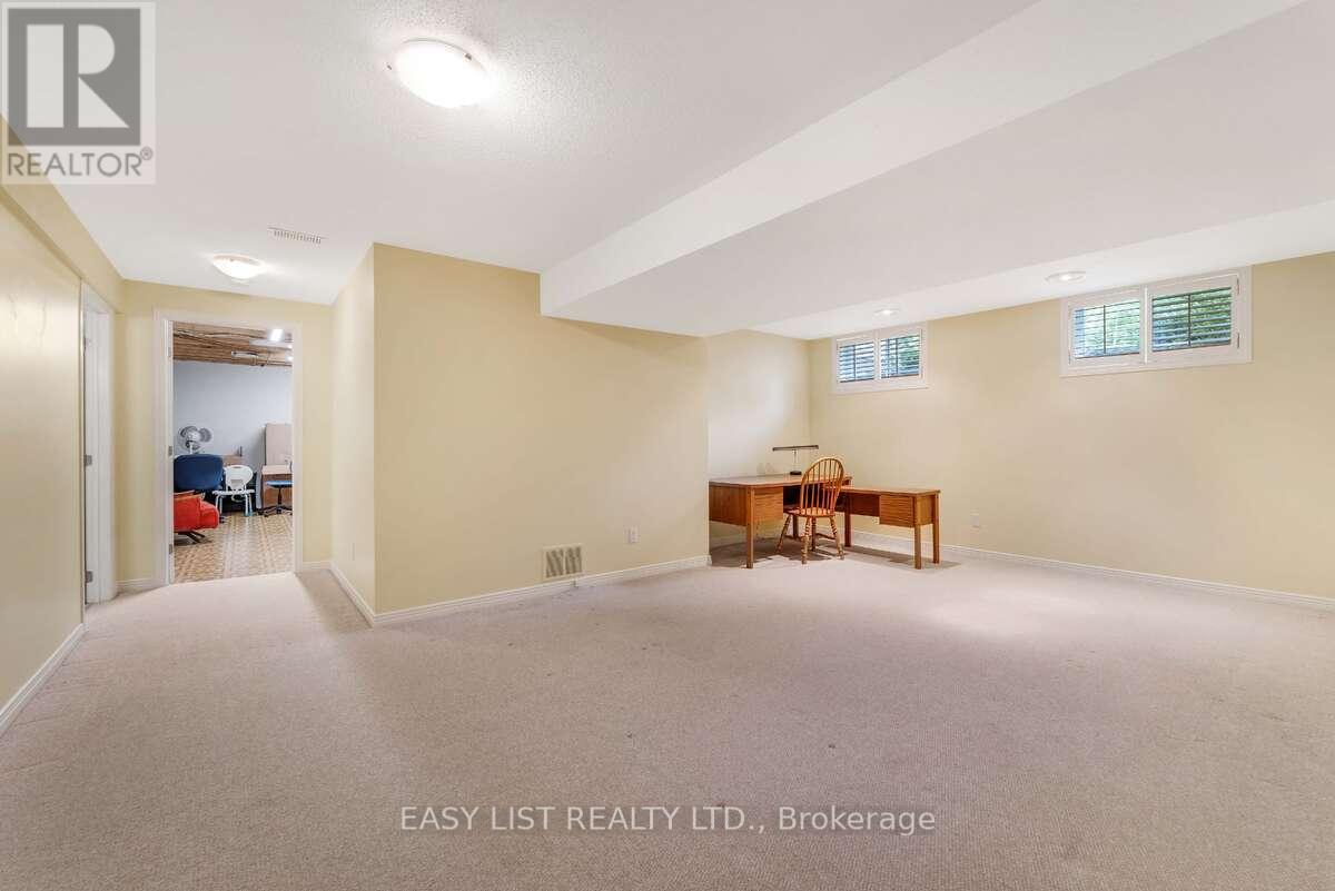 31 Forest Creek Drive