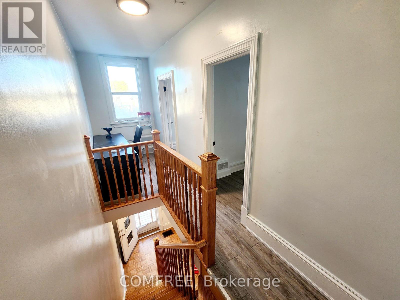 274 Bell Street S
