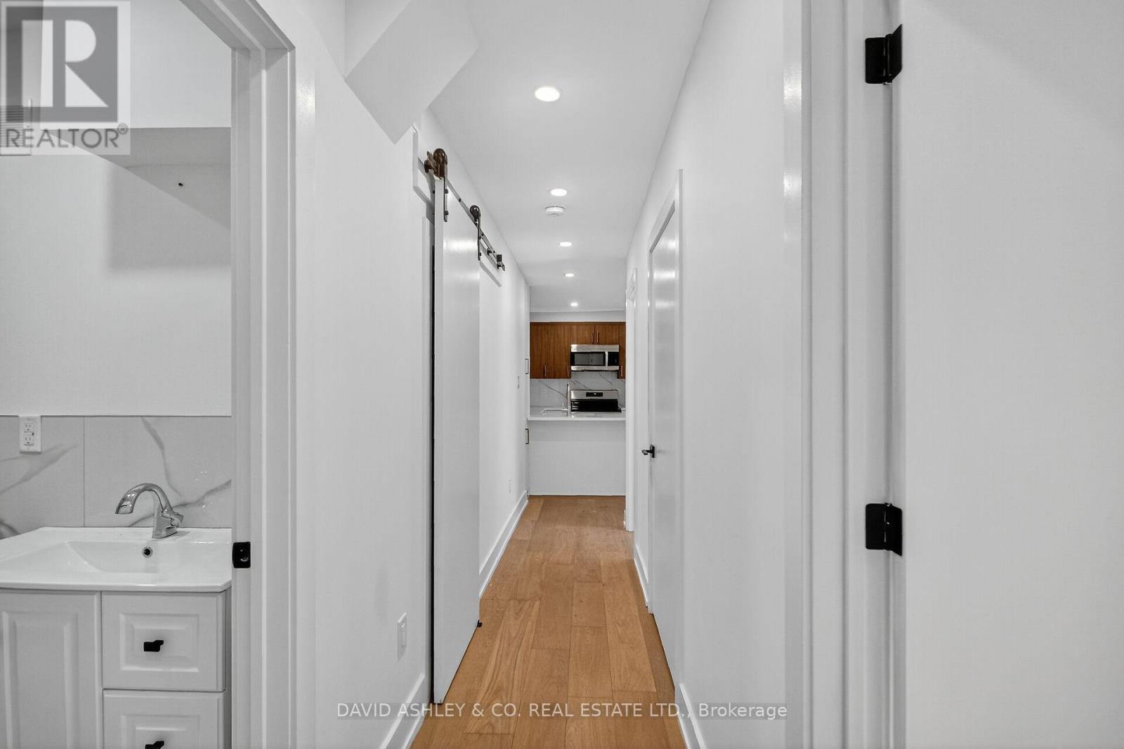 612 Tweedsmuir Avenue